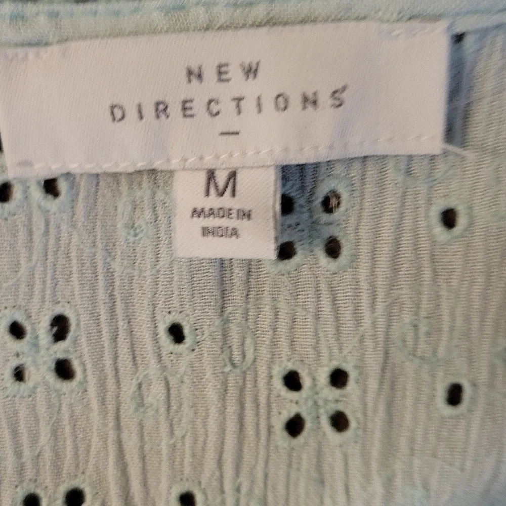 NEW DIRECTIONS Eyelet Peasant Tie Neckline Cottage Coquette Blouse - Picture 7 of 9